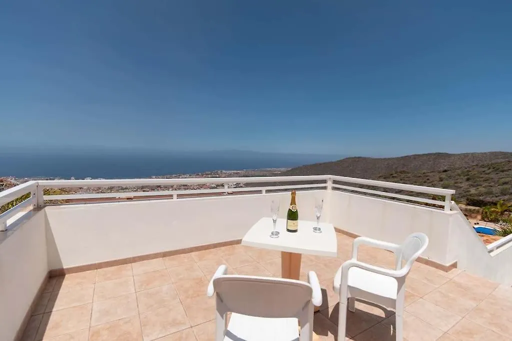 Villa Romantica. Wonderful 4 Bedroom Villa. أذيخي