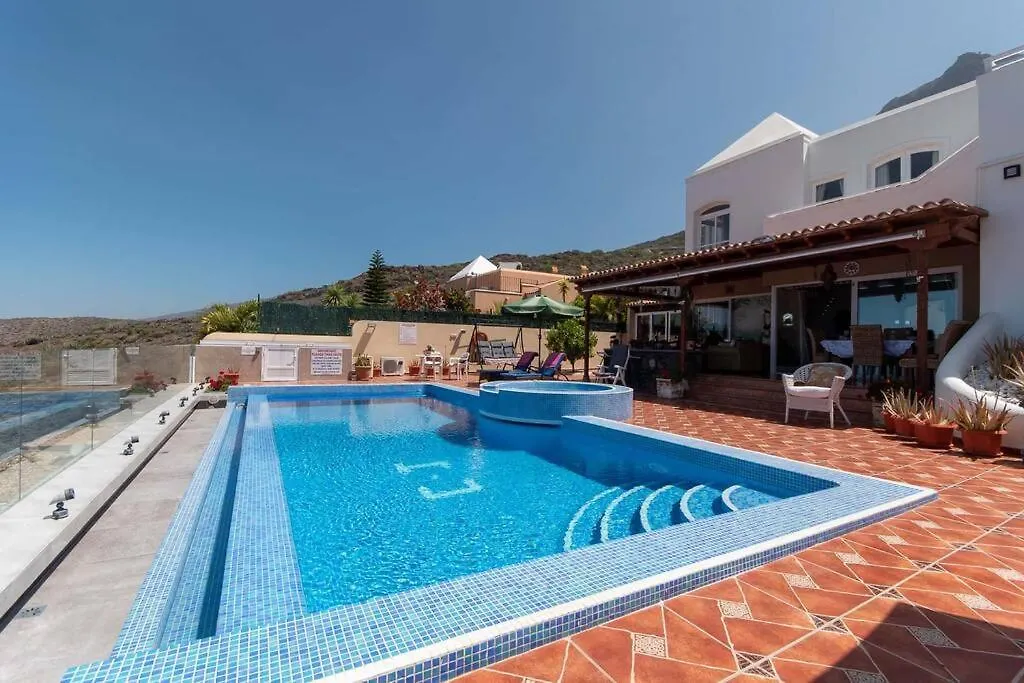 Villa Romantica. Wonderful 4 Bedroom Villa. أذيخي